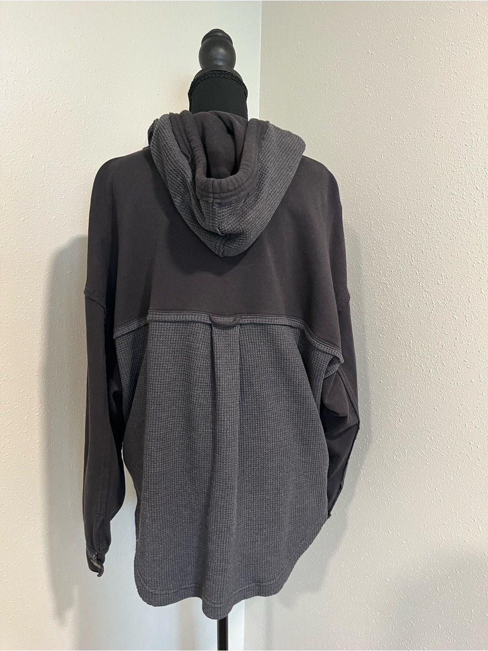 American Eagle Lived In Relaxed Hooded Button-Up Jacket in Charcoal-XSMALL - Picture 3 of 6